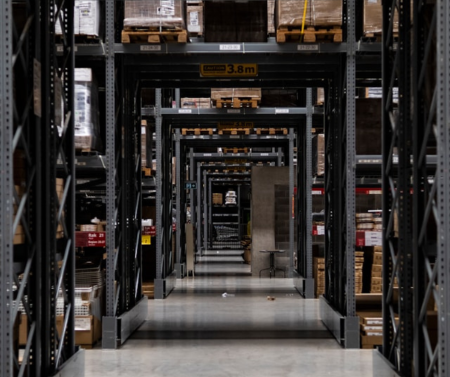 The Backlog Bottleneck: Manual Handling Equipment Demand Surges Ahead of Peak Season
