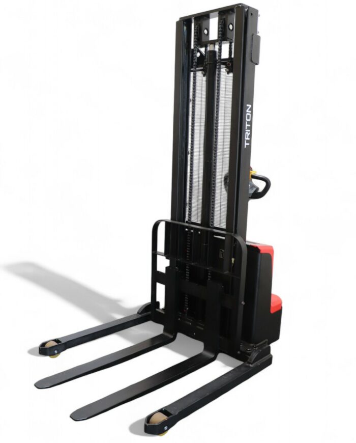 Straddle stacker legs and forks