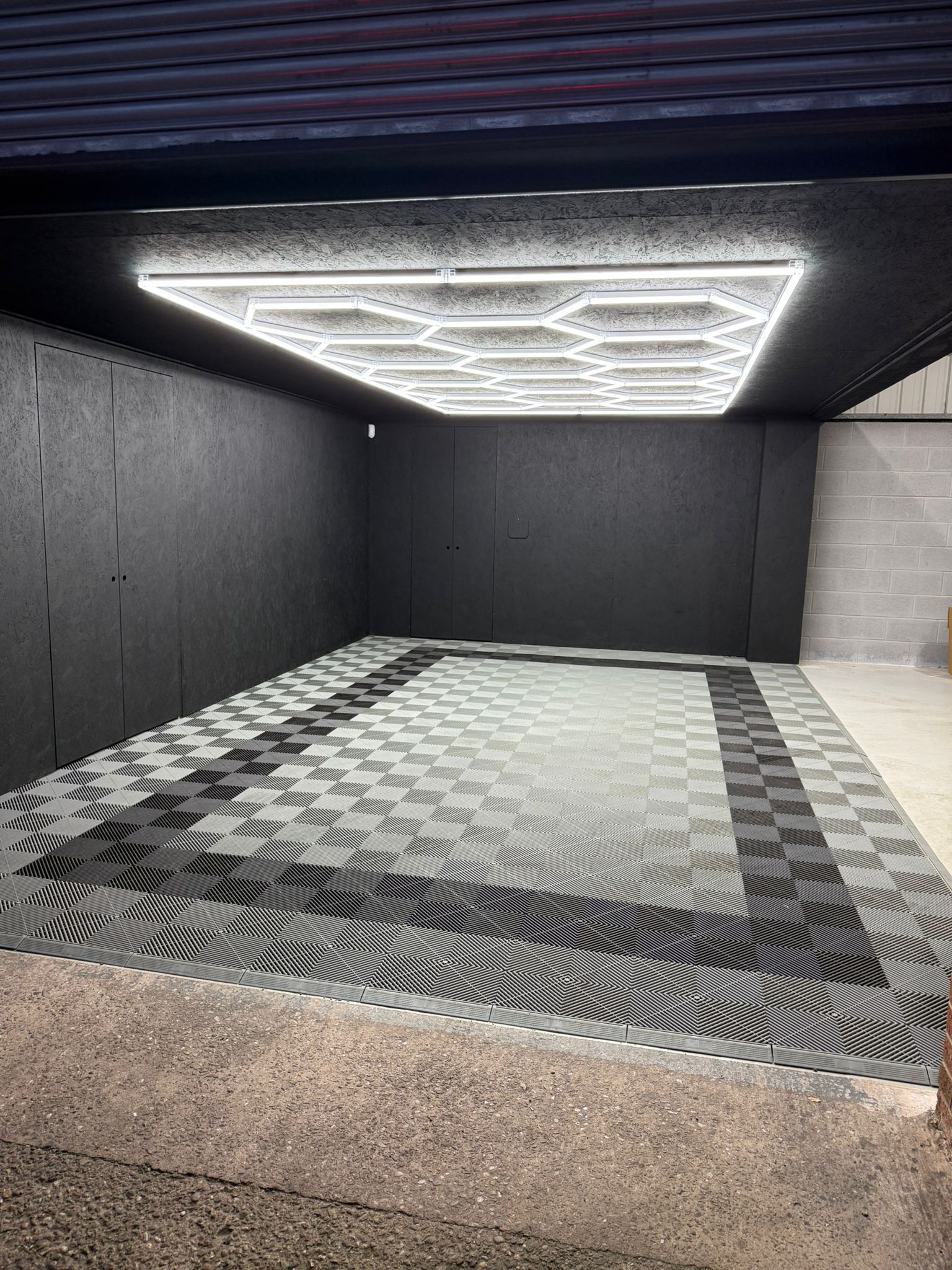 Floor Tiles MPT Laid Vented Floor Tiles